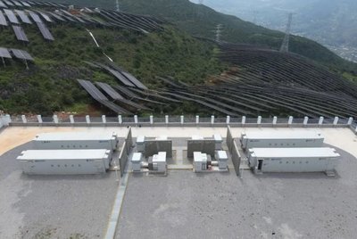 三峡能源云南宾川岩淜光伏电站储能系统成功并网 光伏+储能模式的新里程